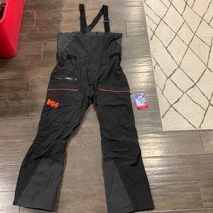Helly Hansen sogn bib shell pant. Brand new.